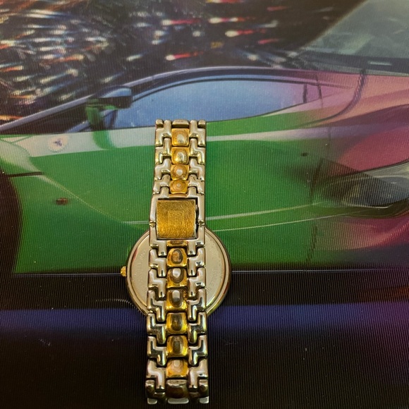 Givenchy vintage watch main image 11